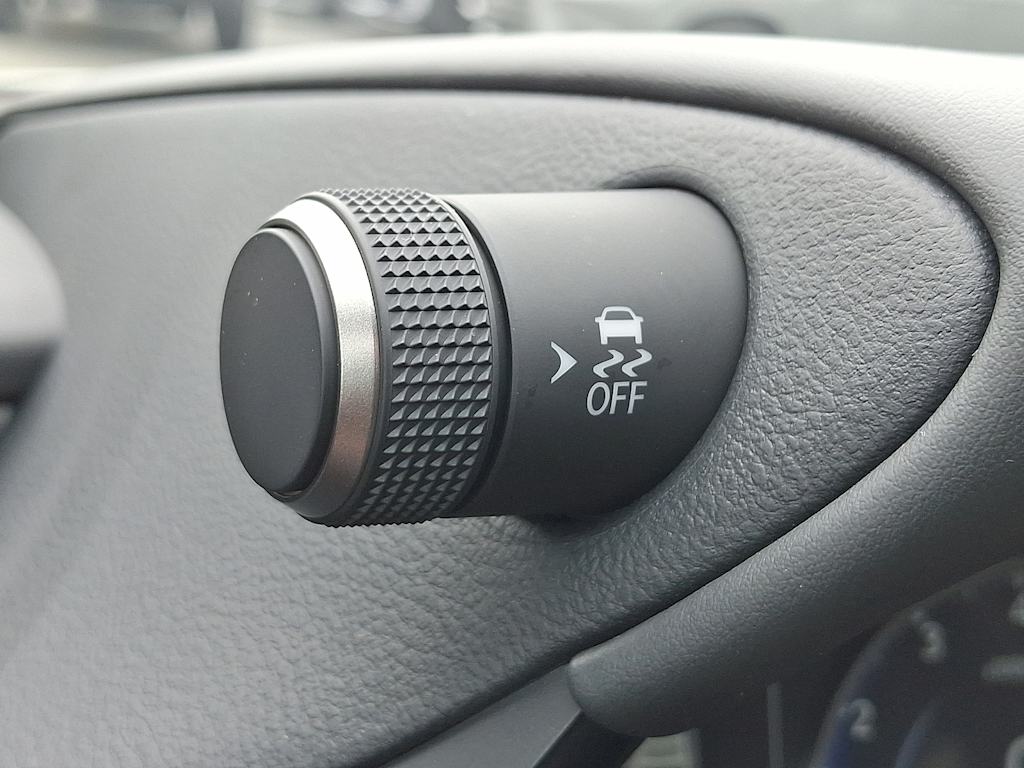 Thumbnail: 2025 Lexus ES - 24