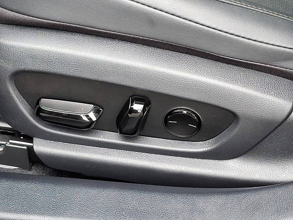 Thumbnail: 2025 Lexus ES - 14