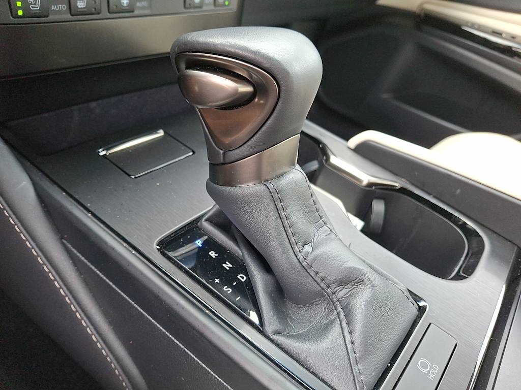Thumbnail: 2023 Lexus ES - 9