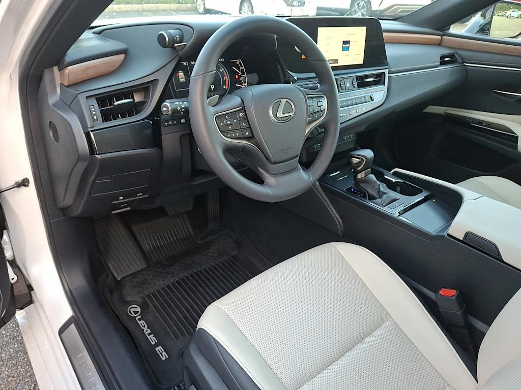 Thumbnail: 2024 Lexus ES - 2