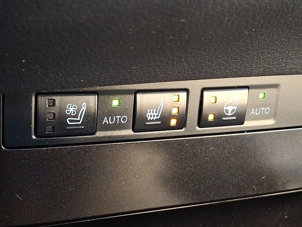 Thumbnail: 2024 Lexus ES - 22