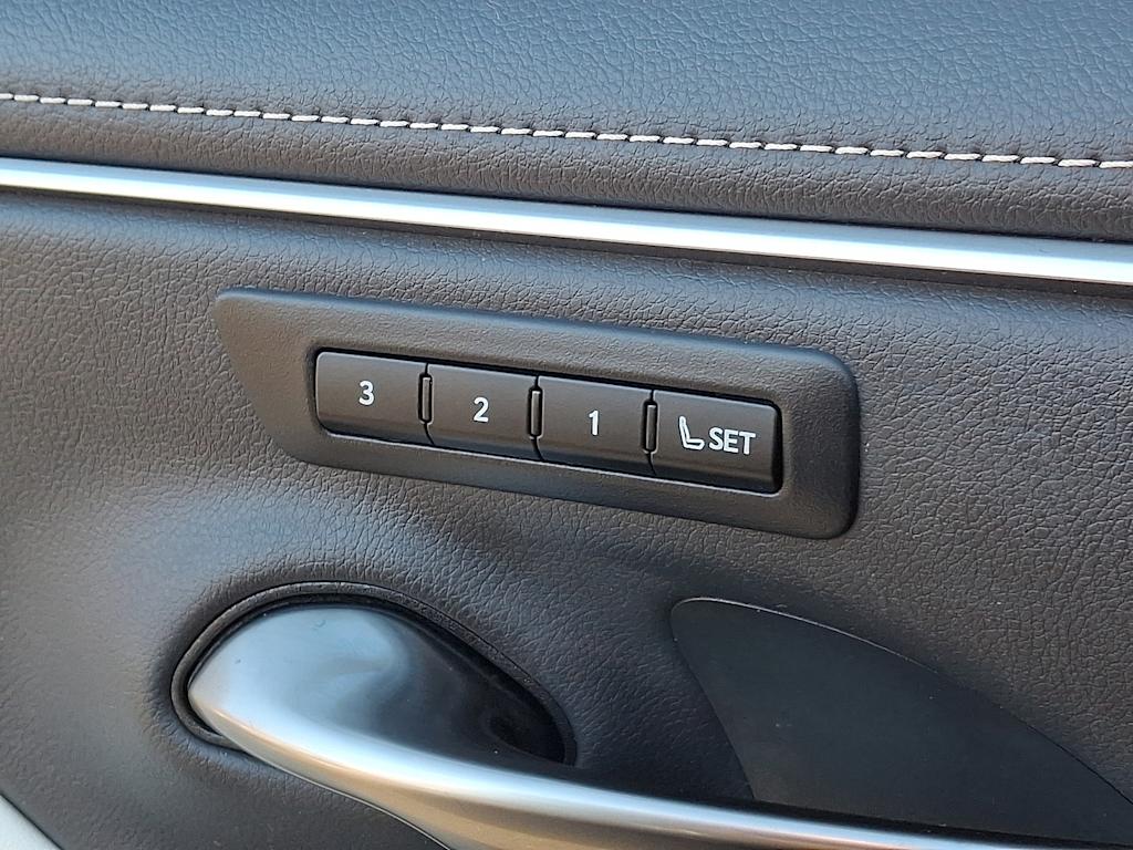 Thumbnail: 2024 Lexus ES - 26