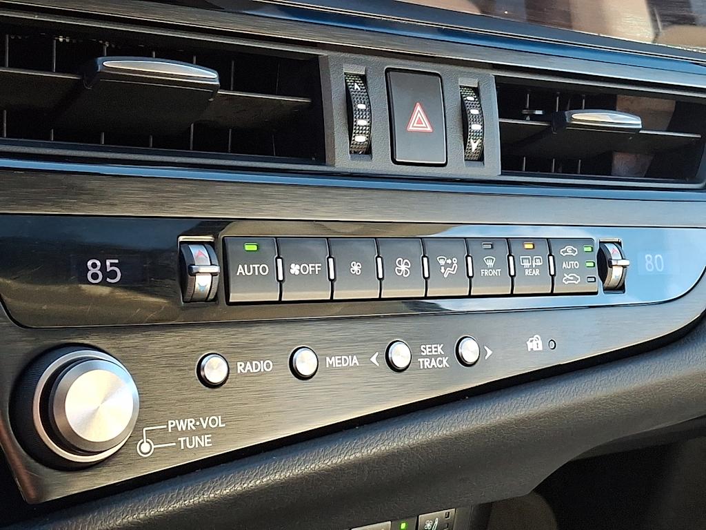 Thumbnail: 2024 Lexus ES - 18