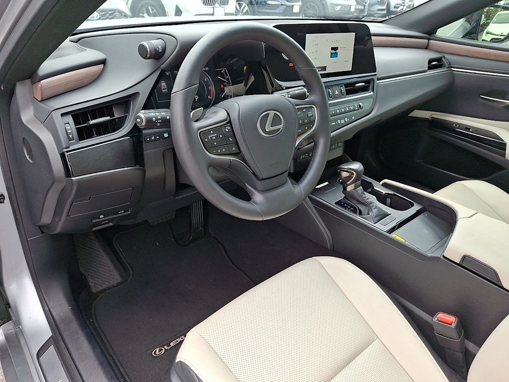 Thumbnail: 2024 Lexus ES - 2
