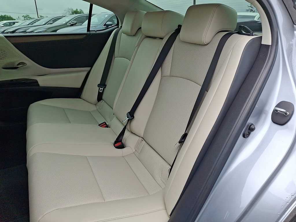 Thumbnail: 2024 Lexus ES - 8