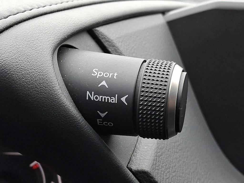 Thumbnail: 2020 Lexus ES - 22