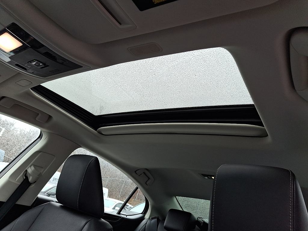 Thumbnail: 2020 Lexus ES - 15