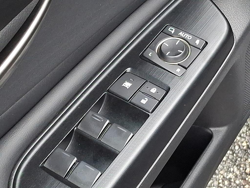 Thumbnail: 2020 Lexus ES - 25