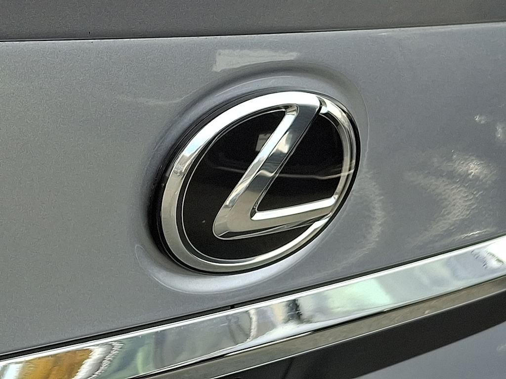 Thumbnail: 2023 Lexus ES - 29