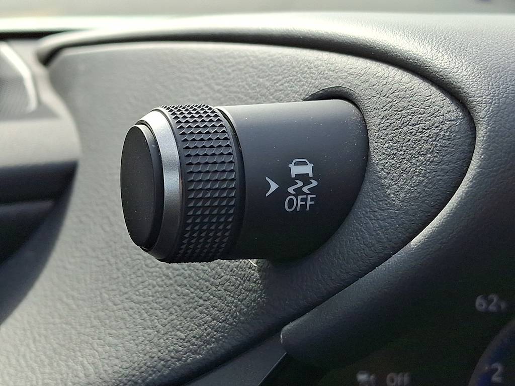 Thumbnail: 2023 Lexus ES - 27