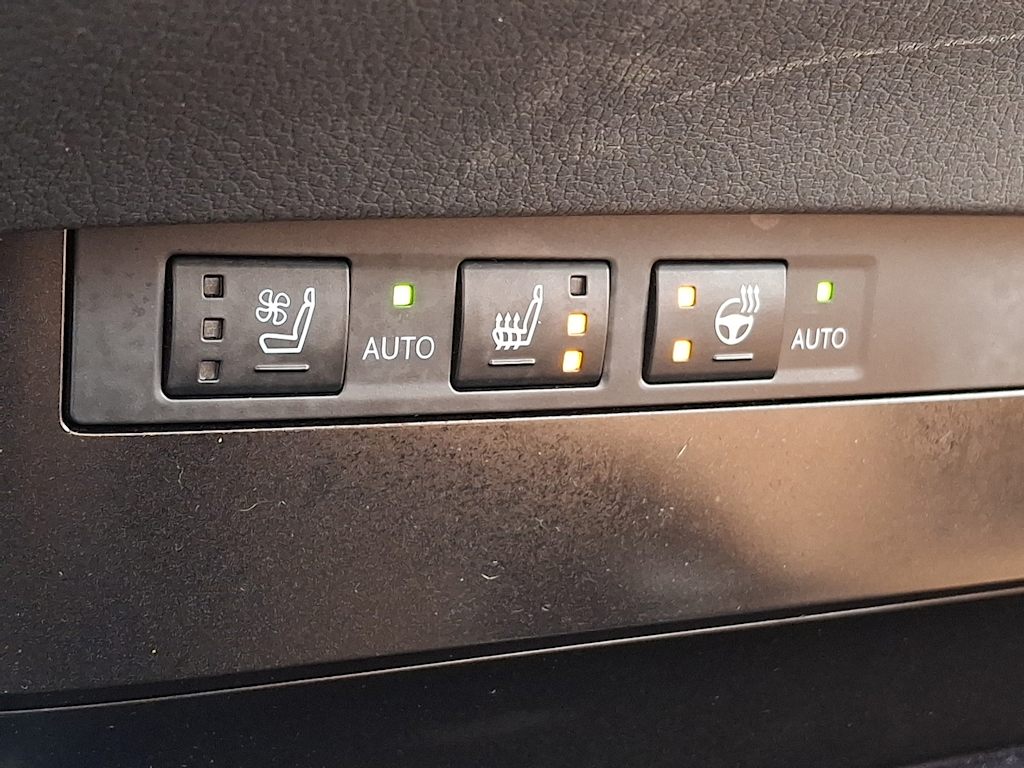 Thumbnail: 2023 Lexus ES - 23