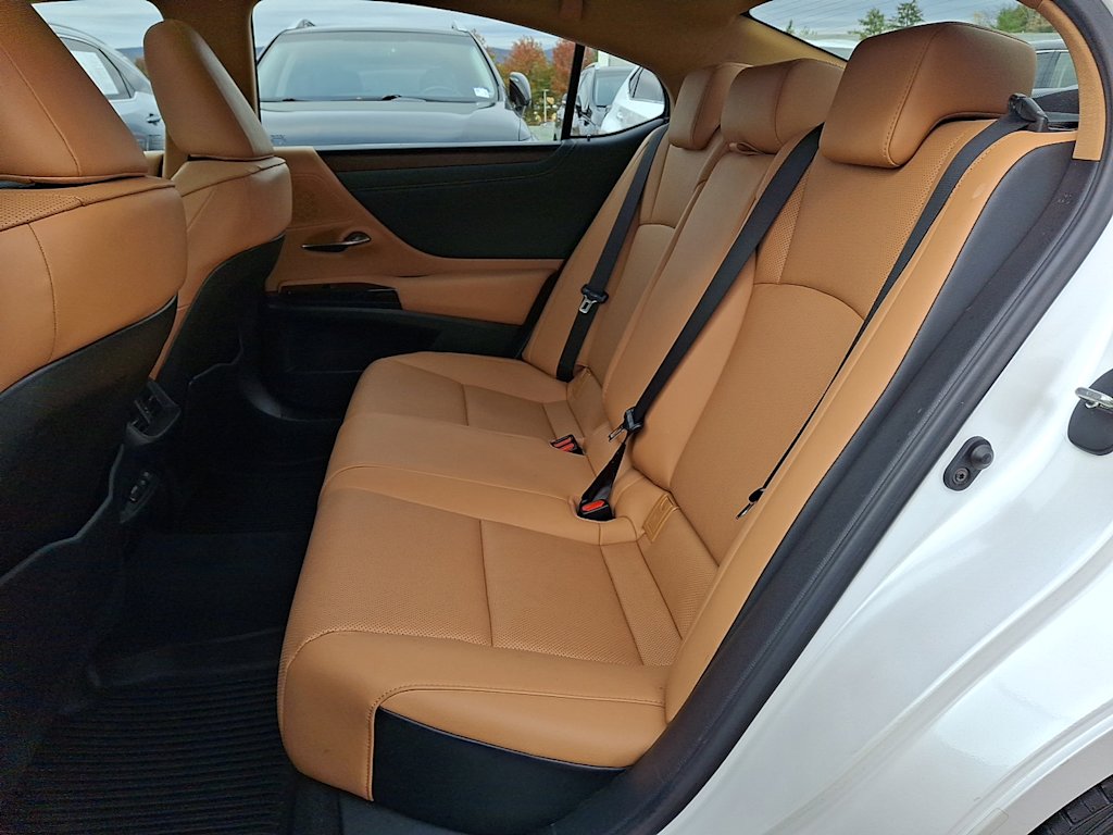 Thumbnail: 2023 Lexus ES - 8