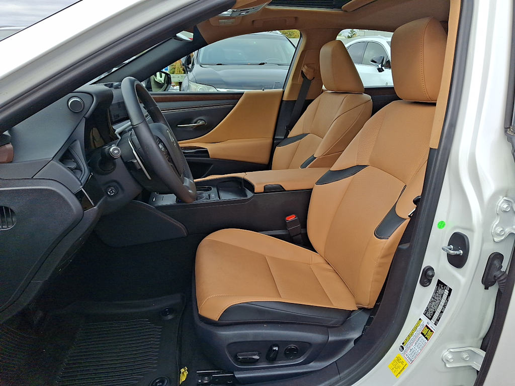 Thumbnail: 2023 Lexus ES - 7