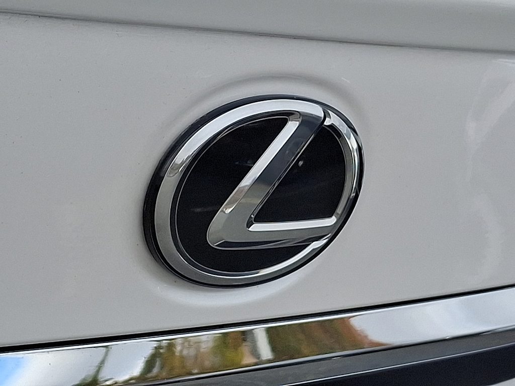 Thumbnail: 2023 Lexus ES - 29