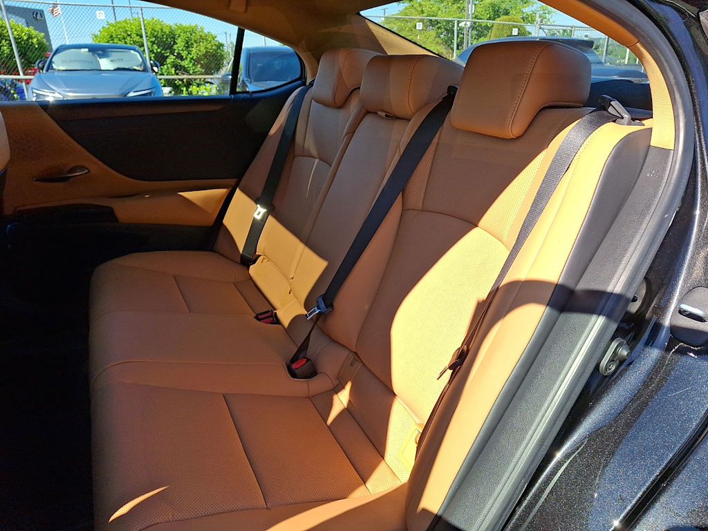 Thumbnail: 2023 Lexus ES - 8