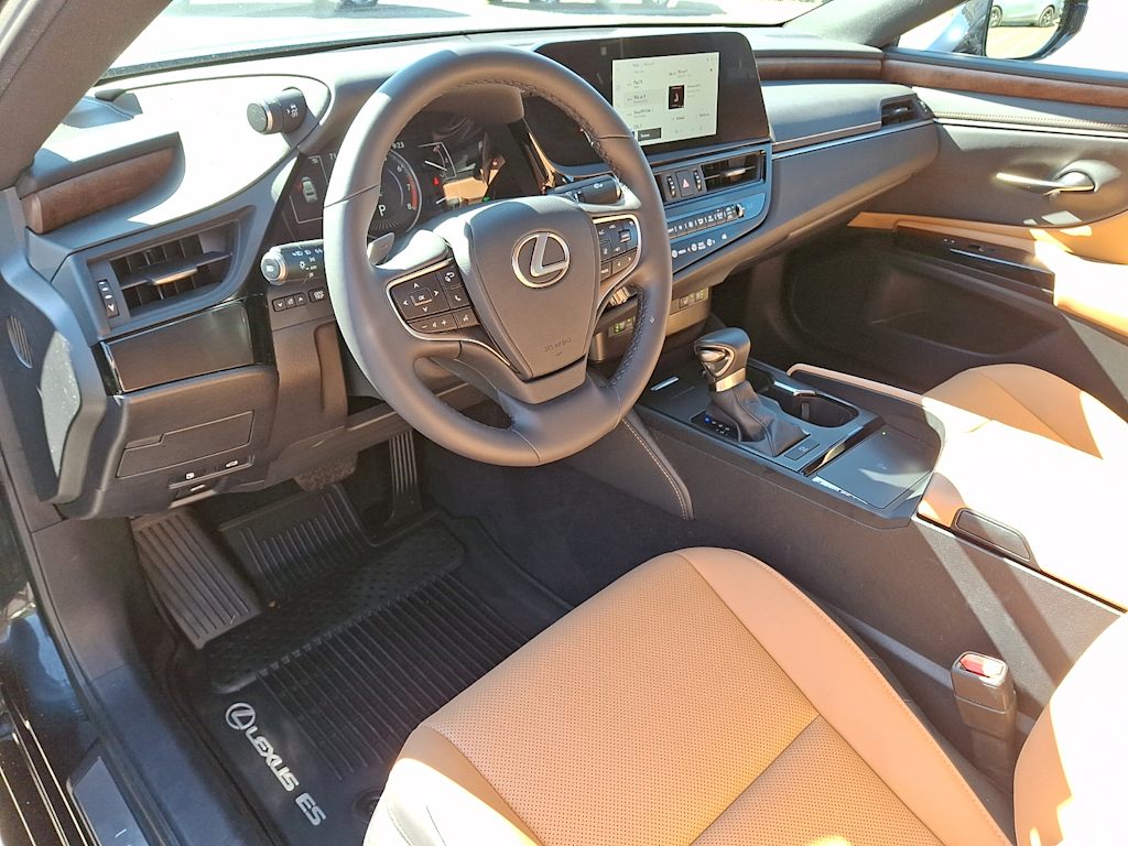 Thumbnail: 2023 Lexus ES - 2