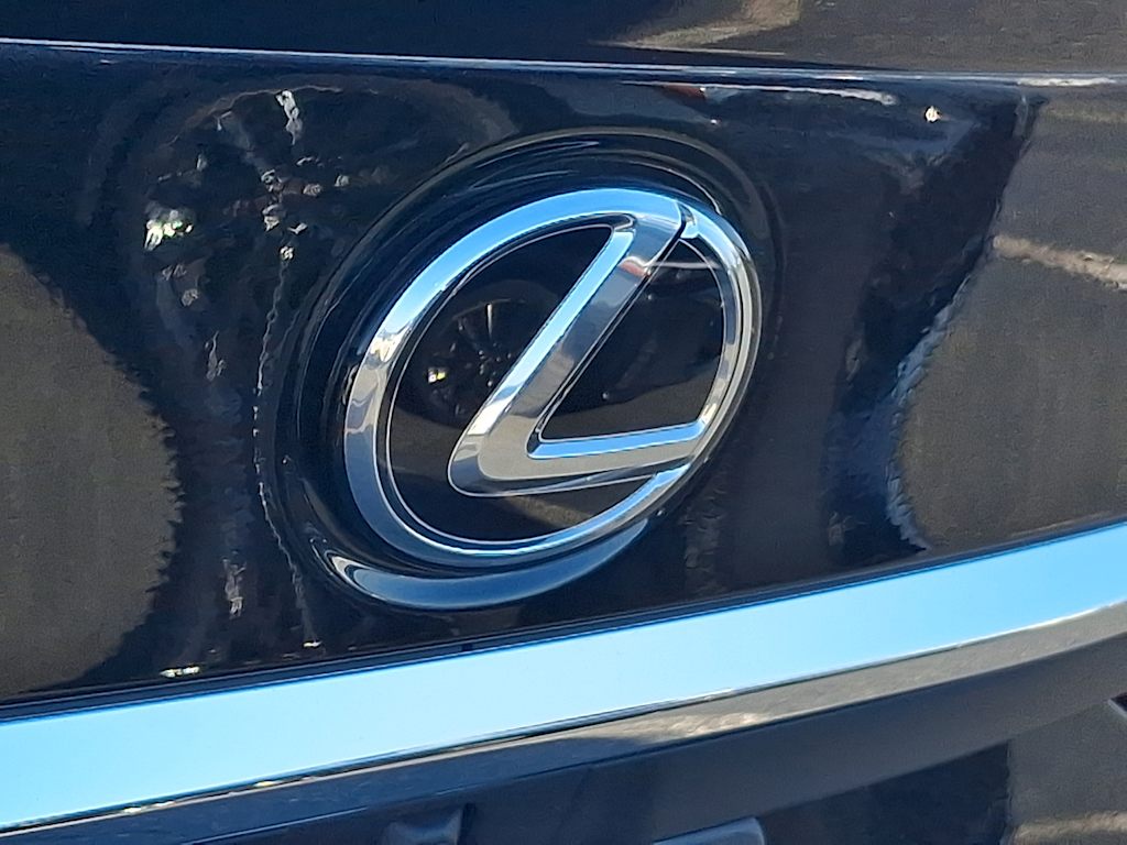 Thumbnail: 2023 Lexus ES - 29