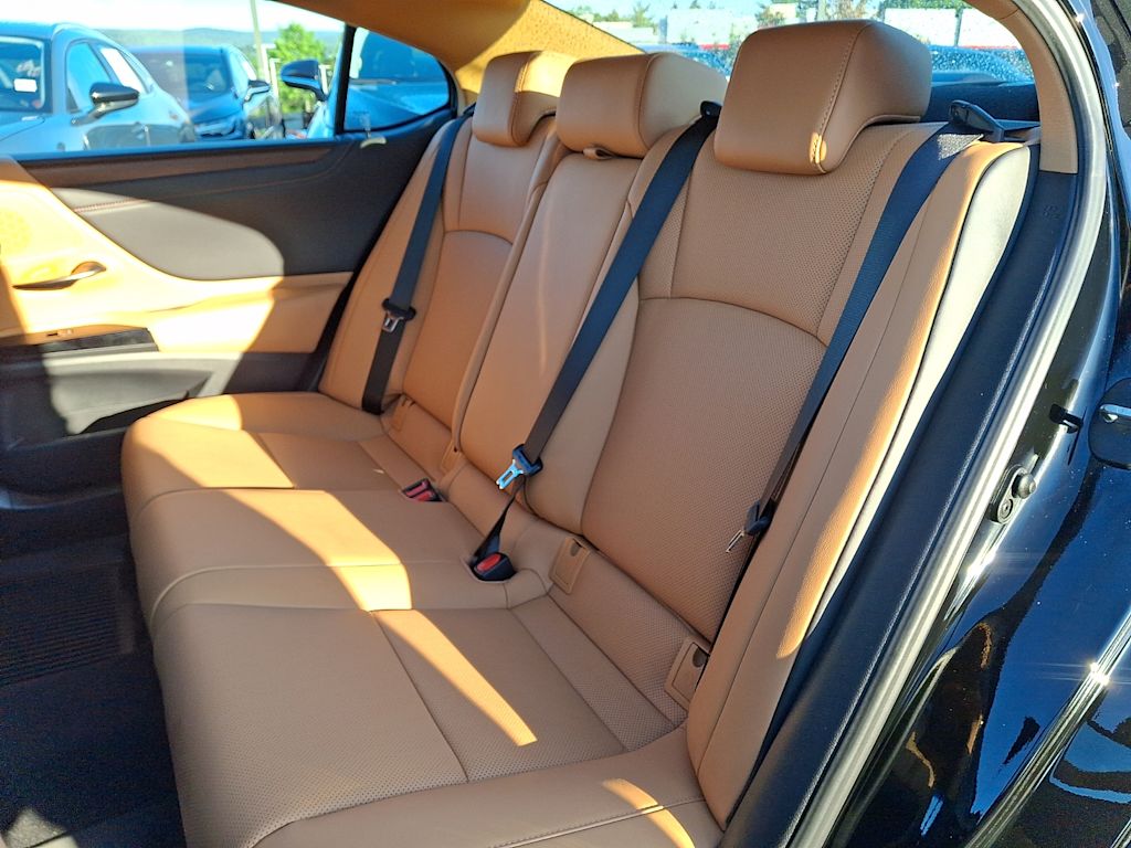 Thumbnail: 2024 Lexus ES - 9