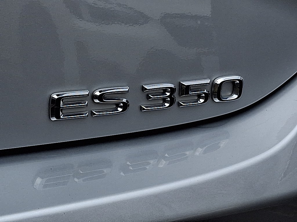 Thumbnail: 2020 Lexus ES - 5