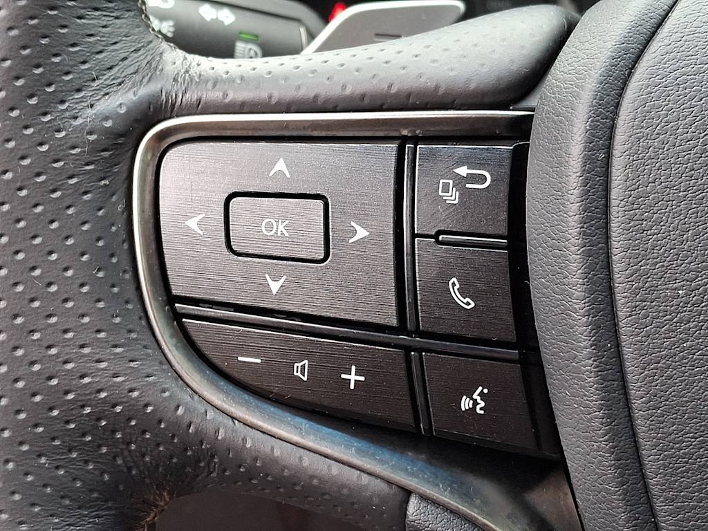 Thumbnail: 2020 Lexus ES - 21