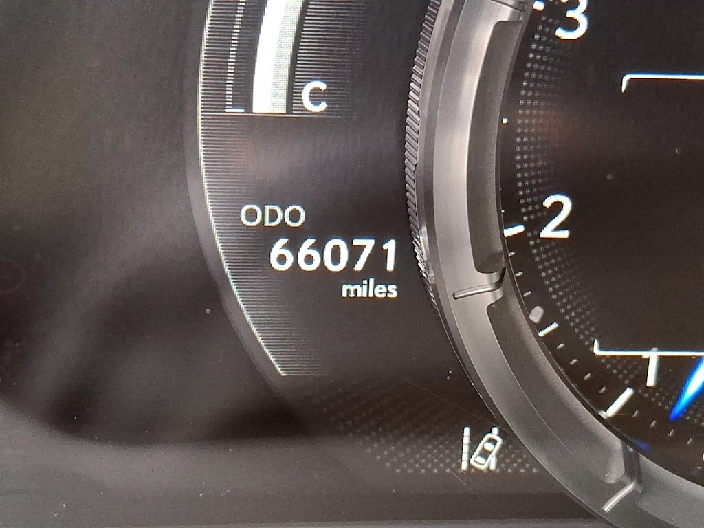 Thumbnail: 2020 Lexus ES - 11