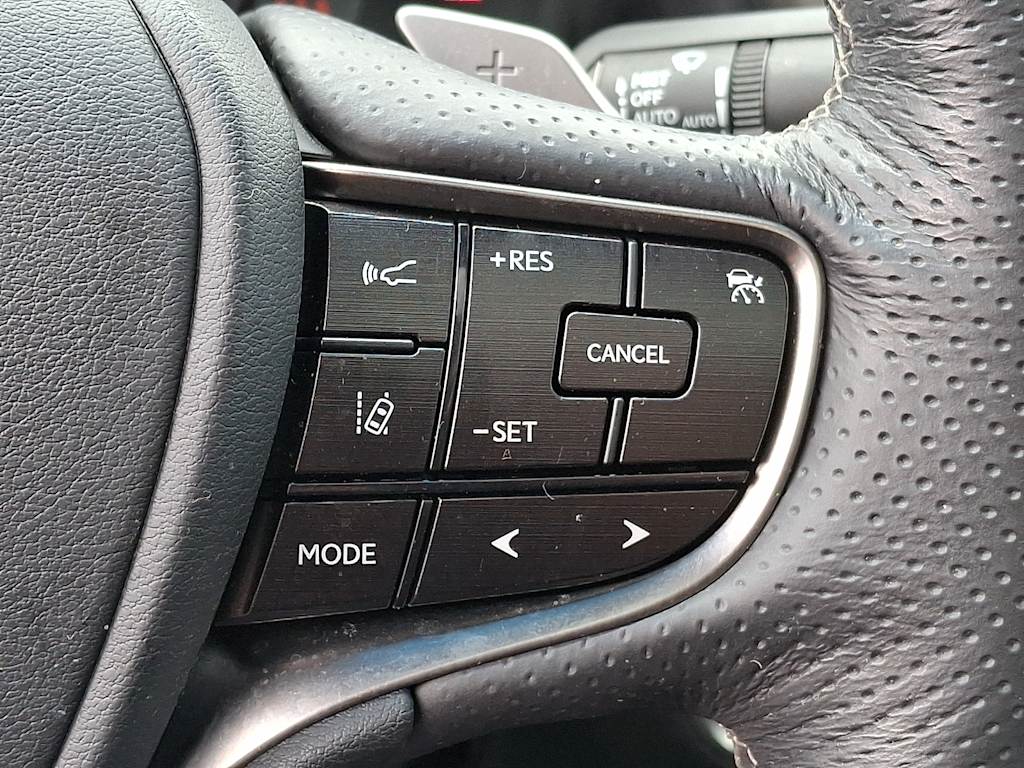 Thumbnail: 2020 Lexus ES - 22