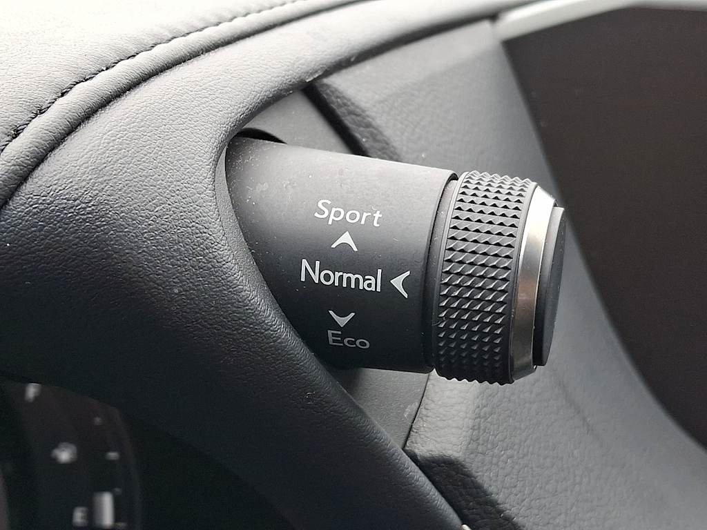 Thumbnail: 2020 Lexus ES - 26