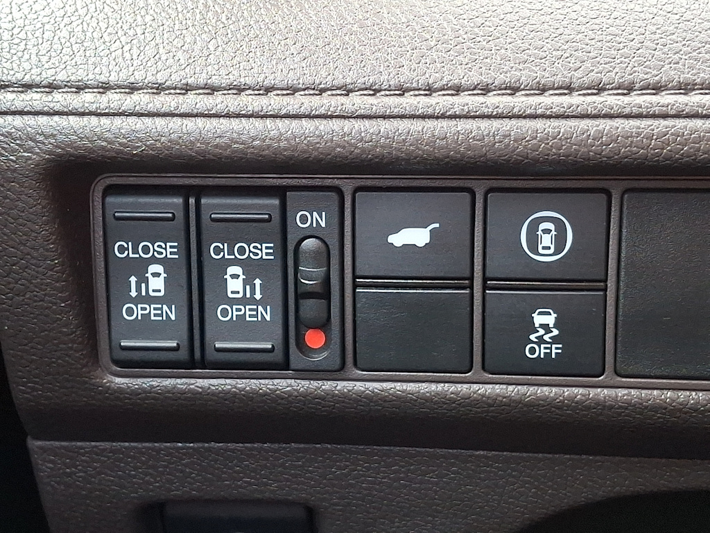 Thumbnail: 2023 Honda Odyssey - 28