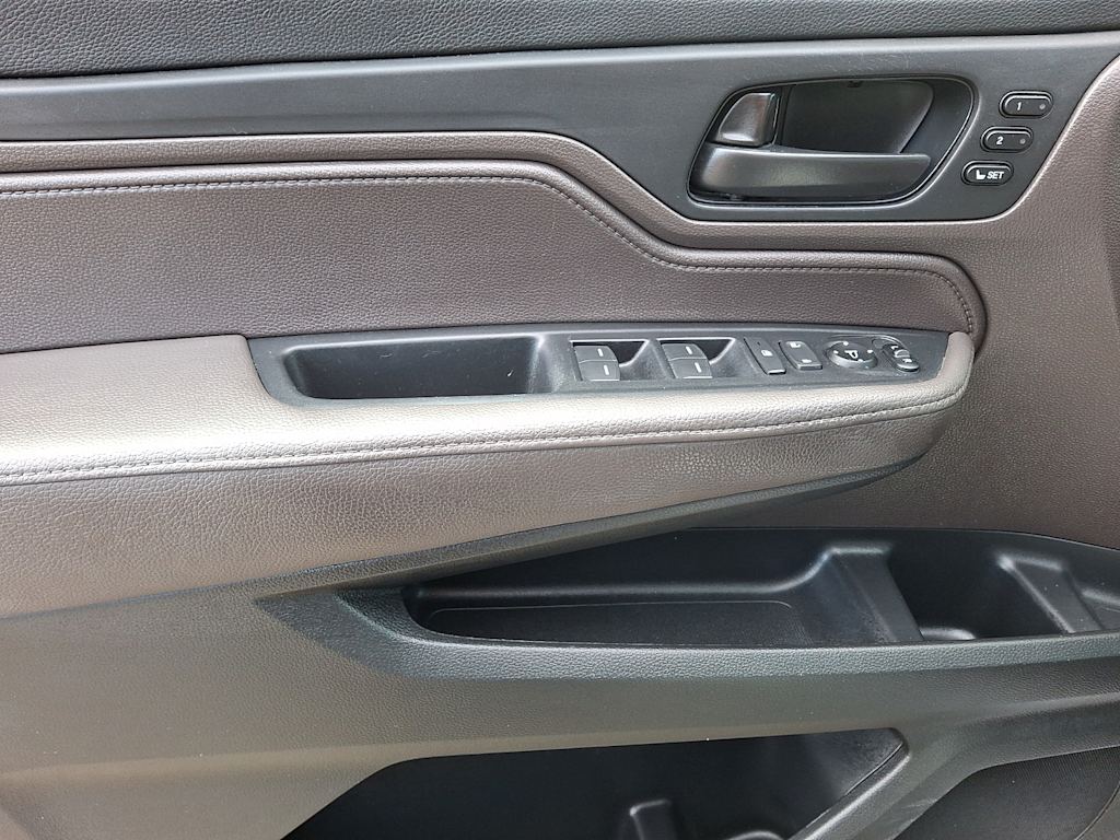 Thumbnail: 2023 Honda Odyssey - 18