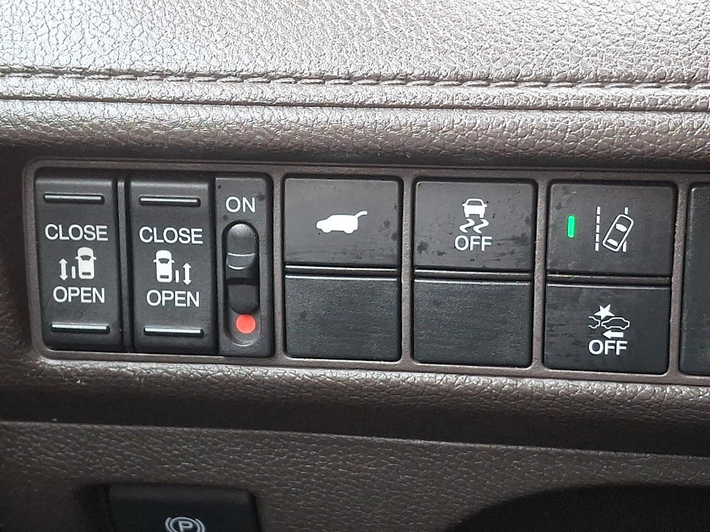 Thumbnail: 2018 Honda Odyssey - 28