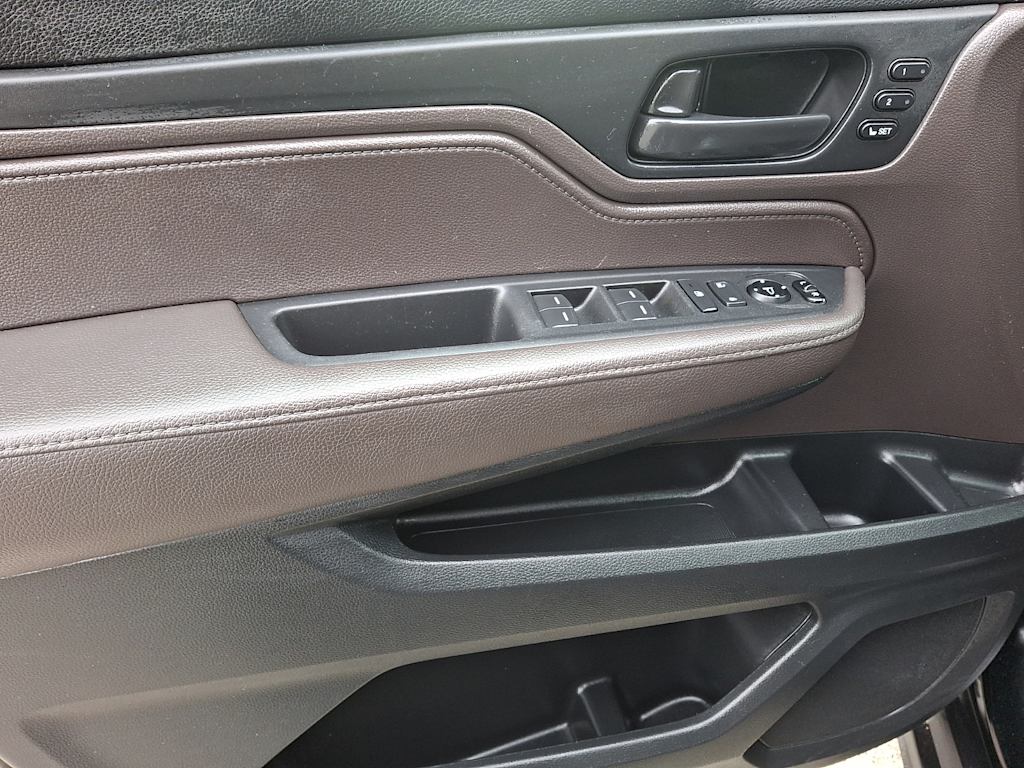 Thumbnail: 2018 Honda Odyssey - 17