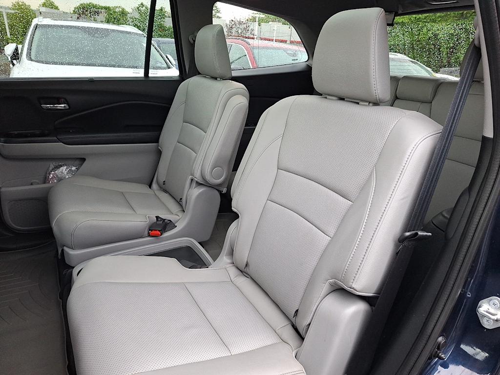 Thumbnail: 2017 Honda Pilot - 9