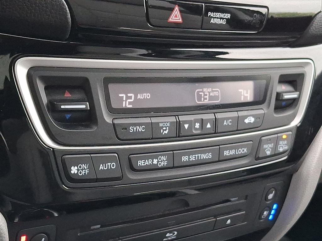 Thumbnail: 2017 Honda Pilot - 20