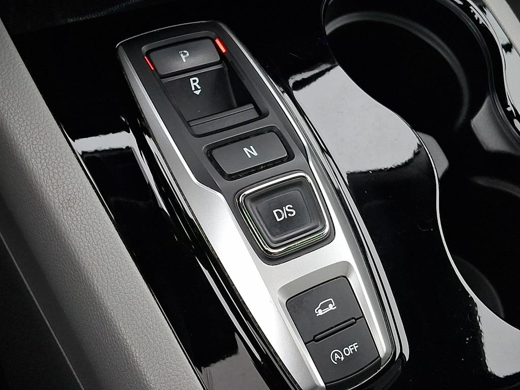 Thumbnail: 2017 Honda Pilot - 11