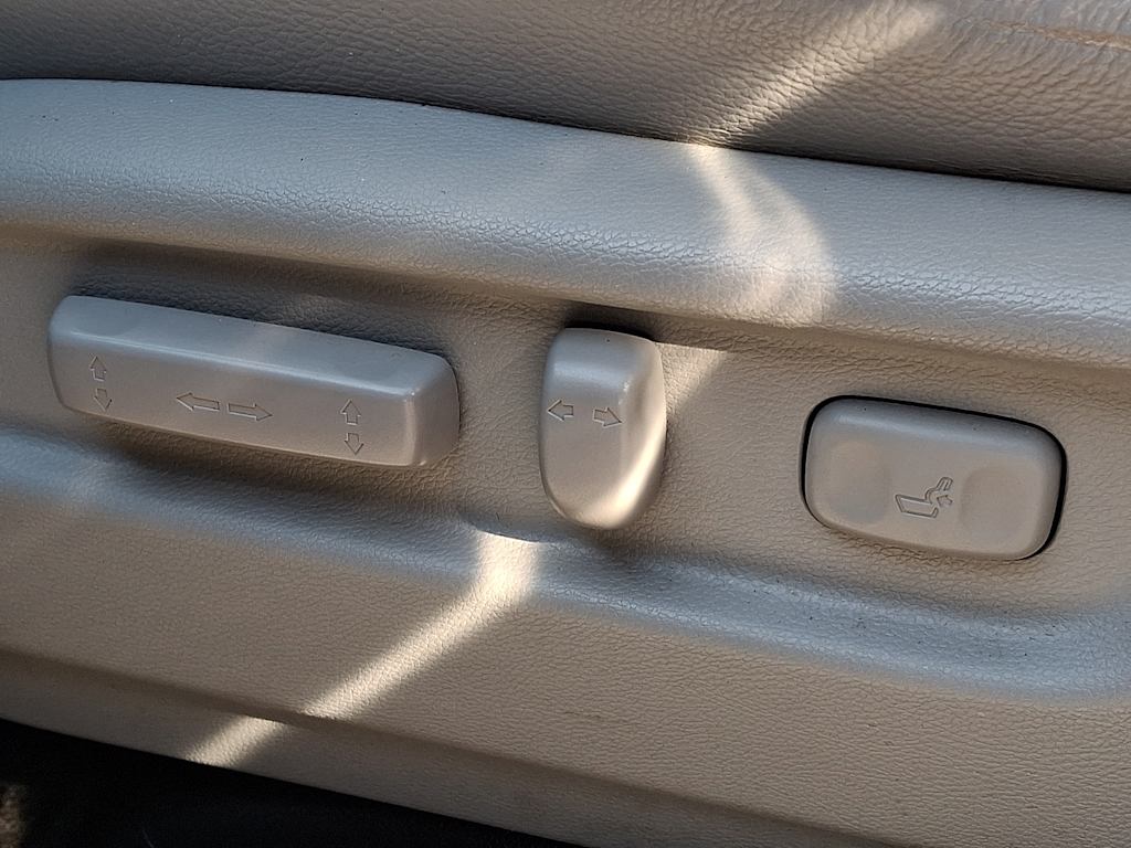 Thumbnail: 2016 Honda Pilot - 18