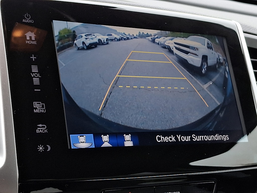 Thumbnail: 2017 Honda Pilot - 20