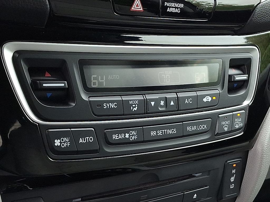 Thumbnail: 2017 Honda Pilot - 19