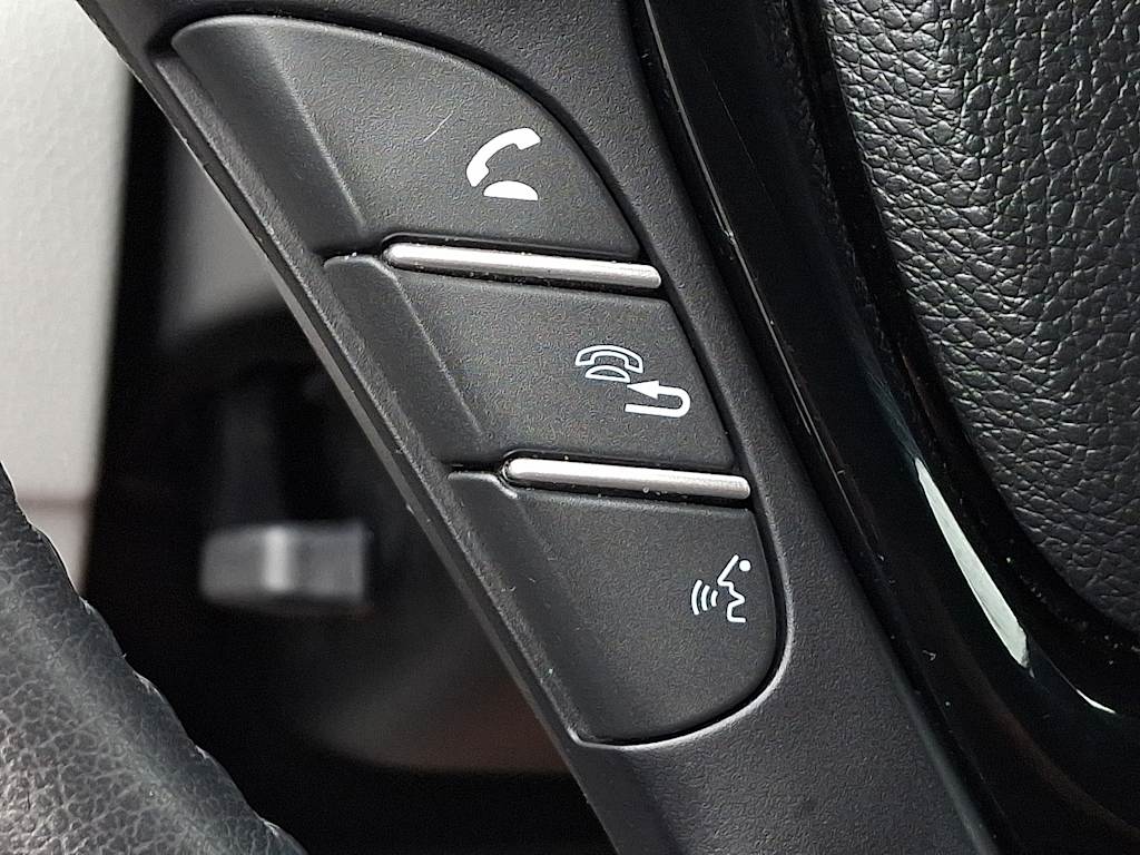 Thumbnail: 2017 Honda Pilot - 23