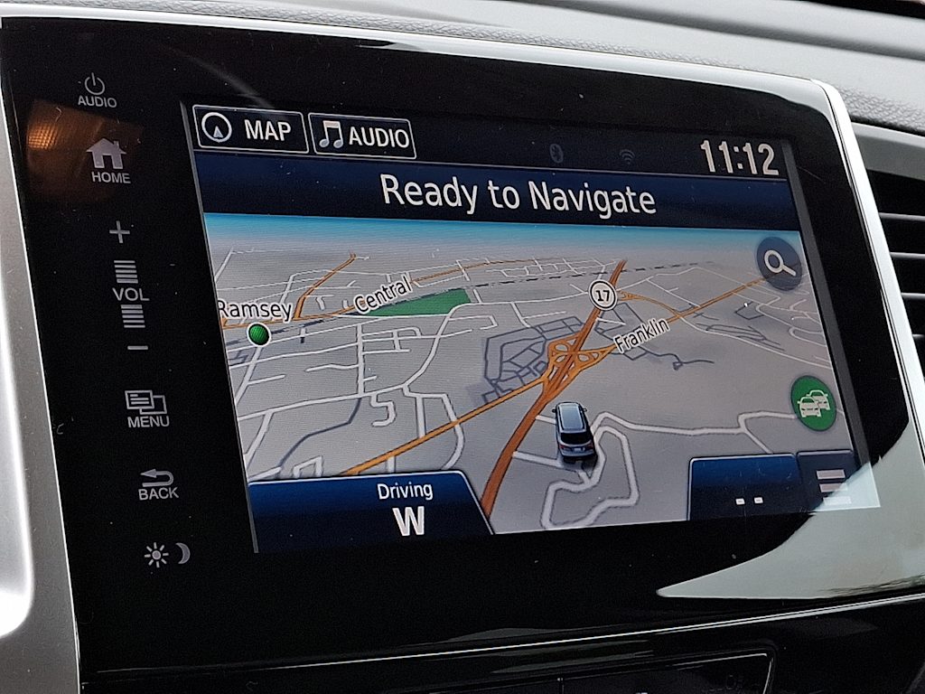 Thumbnail: 2017 Honda Pilot - 8