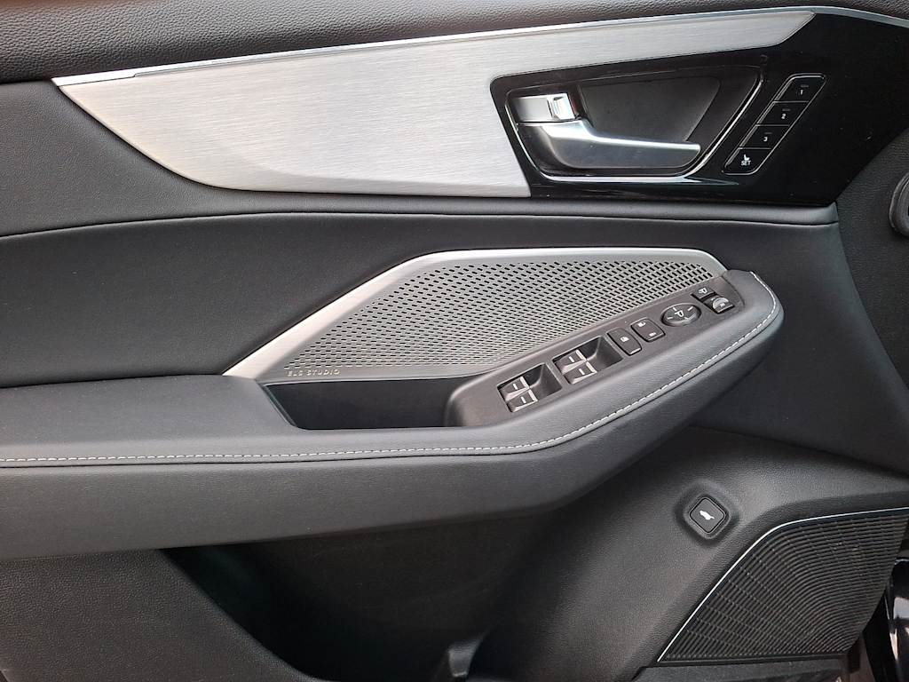 Thumbnail: 2024 Acura MDX - 16