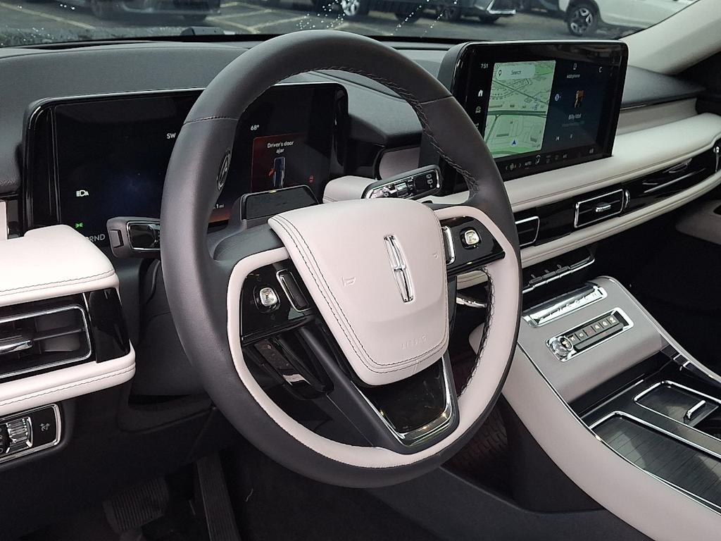 Thumbnail: 2026 Lincoln Aviator - 2