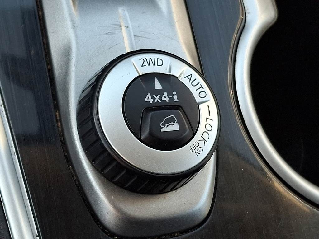 Thumbnail: 2020 Nissan Pathfinder - 24