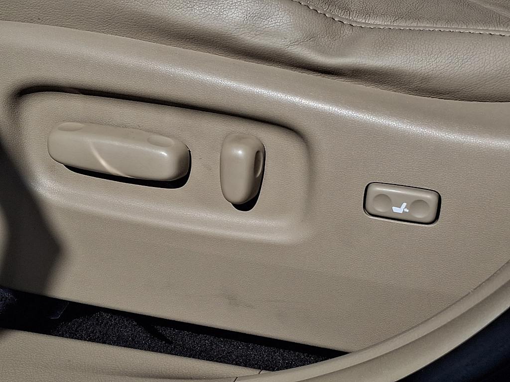 Thumbnail: 2011 Toyota Highlander - 18