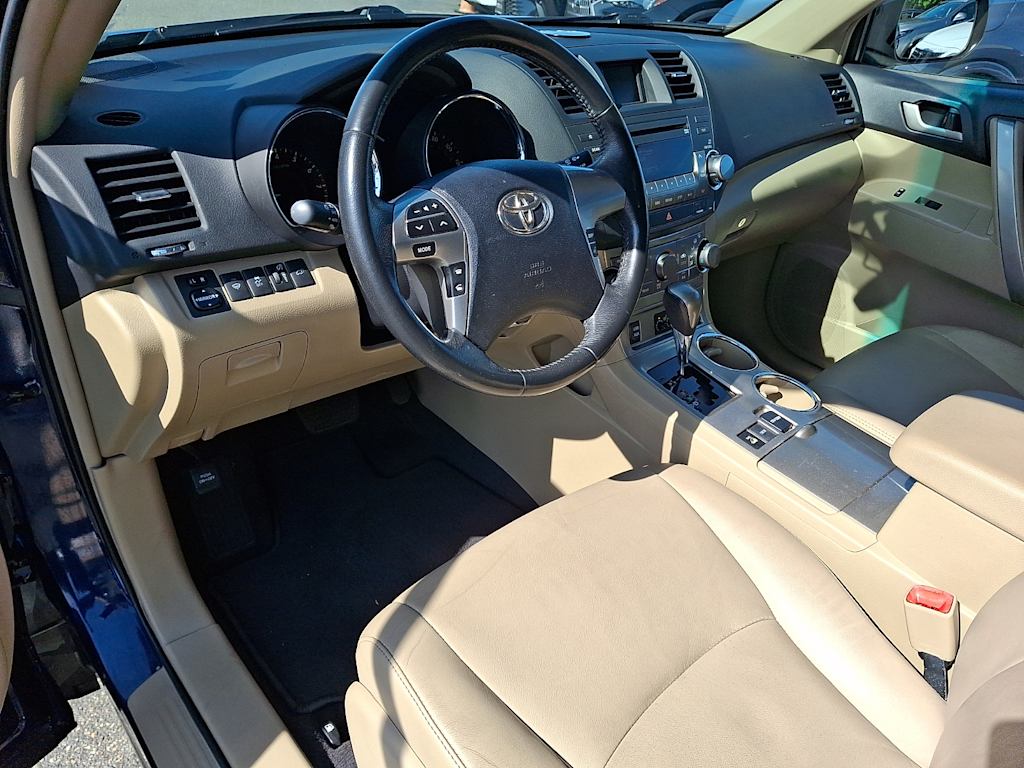 Thumbnail: 2011 Toyota Highlander - 2