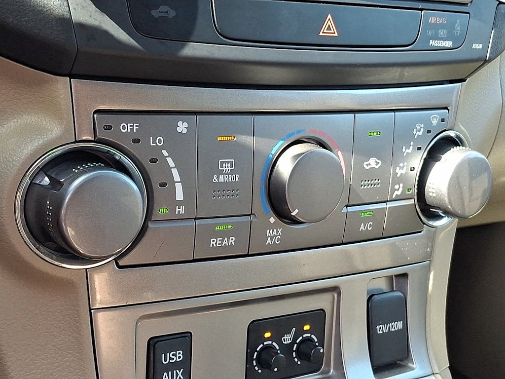 Thumbnail: 2011 Toyota Highlander - 20
