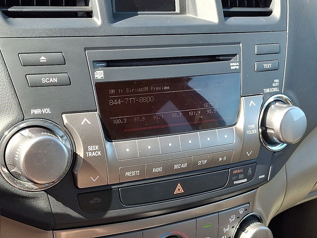 Thumbnail: 2011 Toyota Highlander - 10