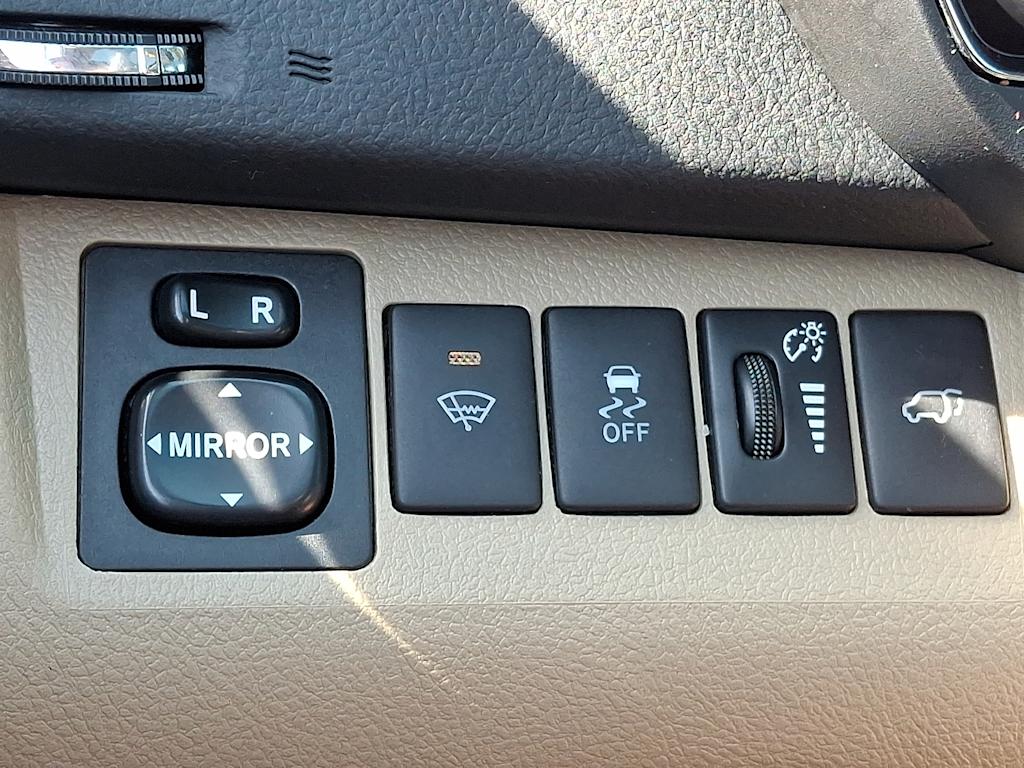 Thumbnail: 2011 Toyota Highlander - 28