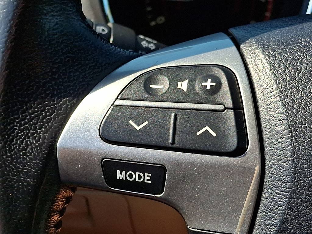 Thumbnail: 2011 Toyota Highlander - 22