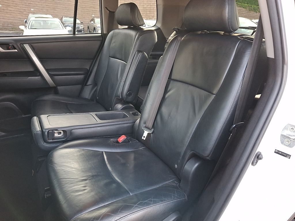 Thumbnail: 2013 Toyota Highlander - 7