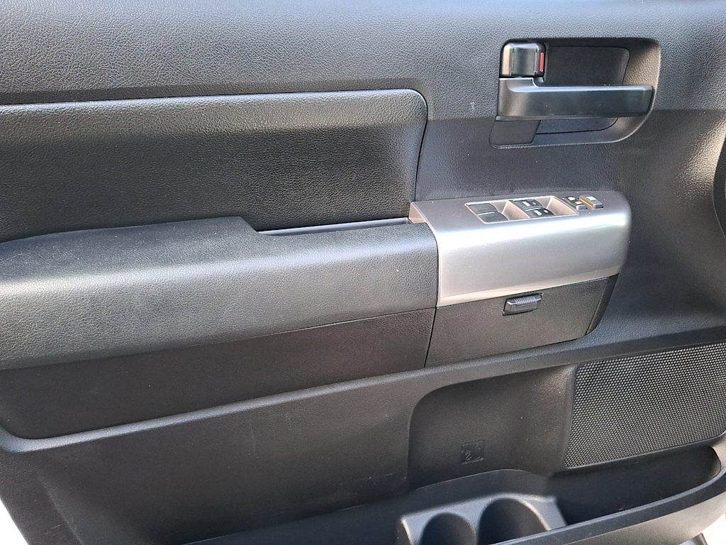 Thumbnail: 2018 Toyota Sequoia - 16